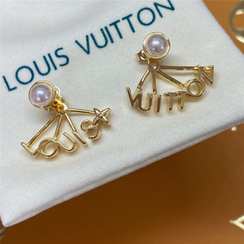 High Quality Luxury Louis Vuitton Green Asymmetric Letter Earrings product detail