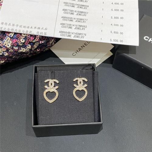 High Quality Luxury Chanel Peach Heart Double C Earrings