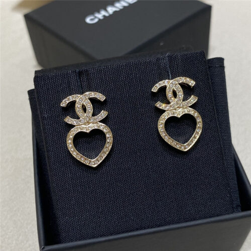 High Quality Luxury Chanel Peach Heart Double C Earrings product detail