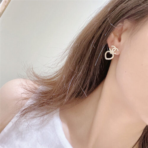High Quality Luxury Chanel Peach Heart Double C Earrings product detail