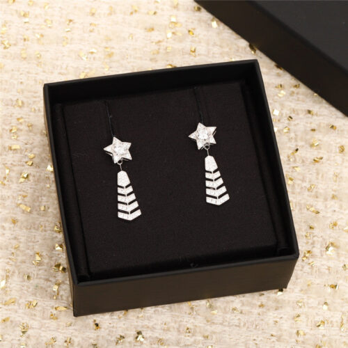 High Quality Luxury Chanel Comet Earrings – Style 49780