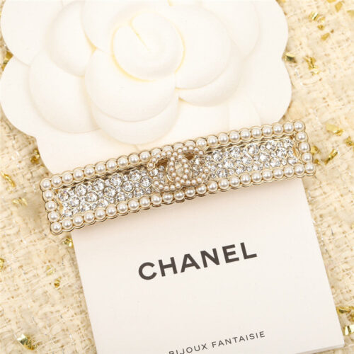 High Quality Luxury Chanel Autumn Winter Pearl Brooch product detail