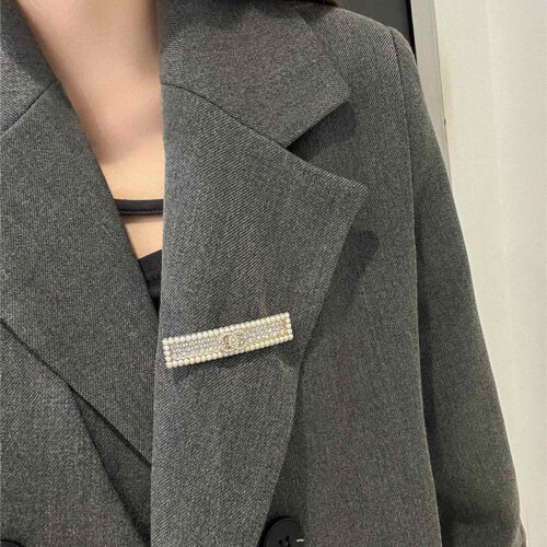High Quality Luxury Chanel Autumn Winter Pearl Brooch alternate view