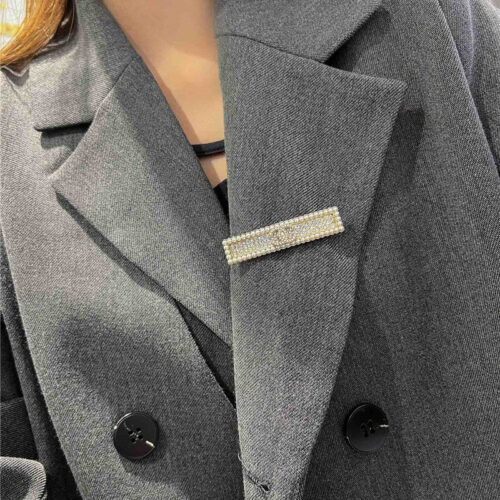 High Quality Luxury Chanel Autumn Winter Pearl Brooch product detail