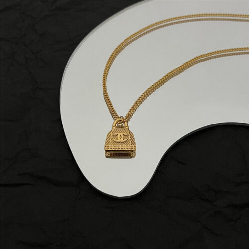 High Quality Luxury Chanel Middle-Aged Double C Necklace – Style 50193 product detail