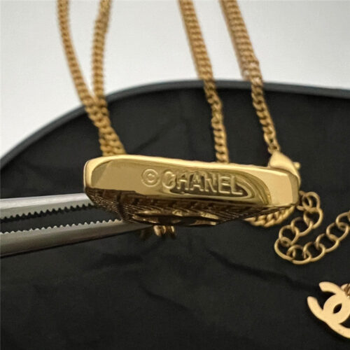 High Quality Luxury Chanel Middle-Aged Double C Necklace – Style 50193 product detail