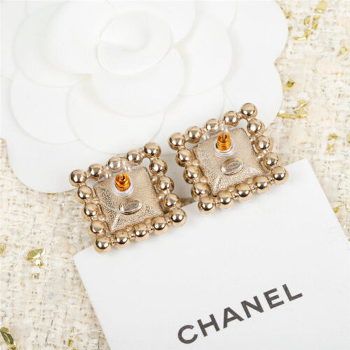 High Quality Luxury Chanel Square Pearl Earrings product detail