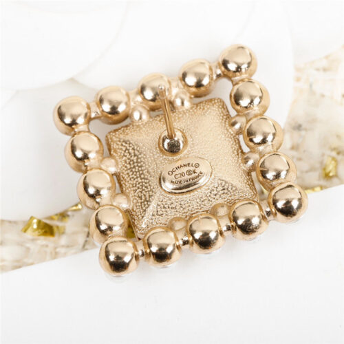 High Quality Luxury Chanel Square Pearl Earrings product detail