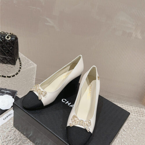 High Quality Luxury Chanel Round Toe Gold Chain Shoes product detail