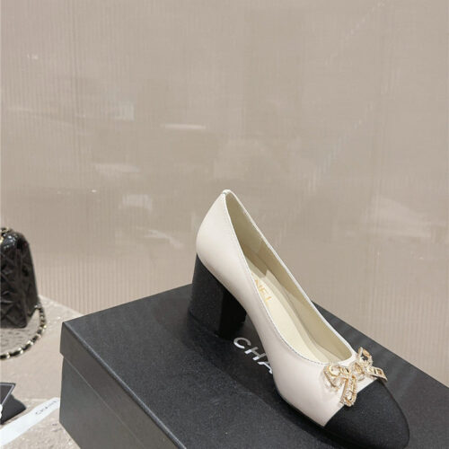 High Quality Luxury Chanel Round Toe Gold Chain Shoes product detail