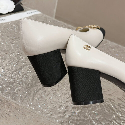 High Quality Luxury Chanel Round Toe Gold Chain Shoes product detail