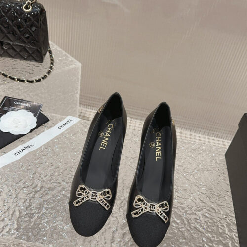 High Quality Luxury Chanel Round Toe Gold Chain Shoes – Style 27334 alternate view