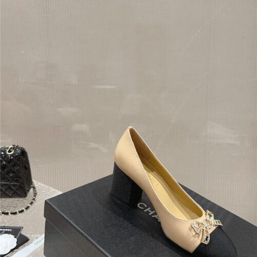 High Quality Luxury Chanel Round Toe Gold Chain Shoes – Style 23942 product detail