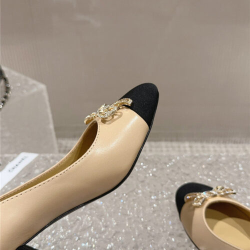 High Quality Luxury Chanel Round Toe Gold Chain Shoes – Style 23942 product detail