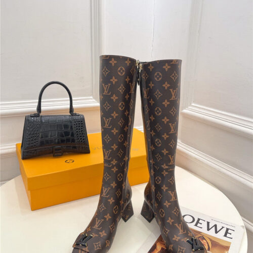 High Quality Luxury Louis Vuitton New V-Shaped Chunky Heel Boots – Style 80387 product detail