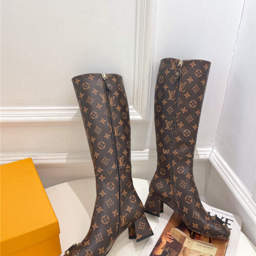 High Quality Luxury Louis Vuitton New V-Shaped Chunky Heel Boots – Style 80387 alternate view