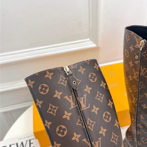High Quality Luxury Louis Vuitton New V-Shaped Chunky Heel Boots – Style 80387 product detail