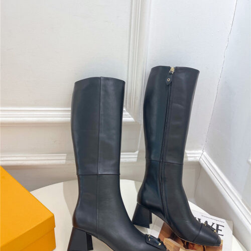 High Quality Luxury Louis Vuitton New V-Shaped Chunky Heel Boots – Style 70211 product detail