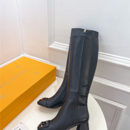 High Quality Luxury Louis Vuitton New V-Shaped Chunky Heel Boots – Style 70211 product detail