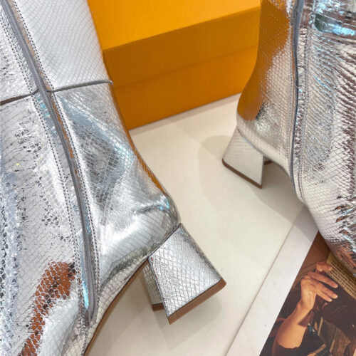 High Quality Luxury Louis Vuitton New V-Shaped Chunky Heel Boots – Style 79235 product detail