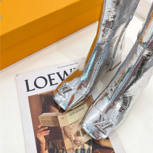 High Quality Luxury Louis Vuitton New V-Shaped Chunky Heel Boots – Style 79235 product detail