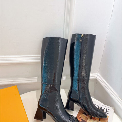 High Quality Luxury Louis Vuitton New V-Shaped Chunky Heel Boots – Style 24419 product detail