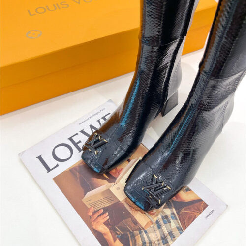 High Quality Luxury Louis Vuitton New V-Shaped Chunky Heel Boots – Style 24419 product detail