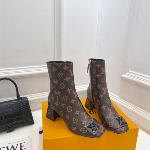 High Quality Luxury Louis Vuitton New V-Shaped Chunky Heel Ankle Boots – Style 50467 product detail