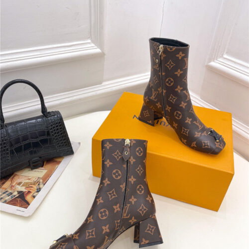 High Quality Luxury Louis Vuitton New V-Shaped Chunky Heel Ankle Boots – Style 50467 product detail