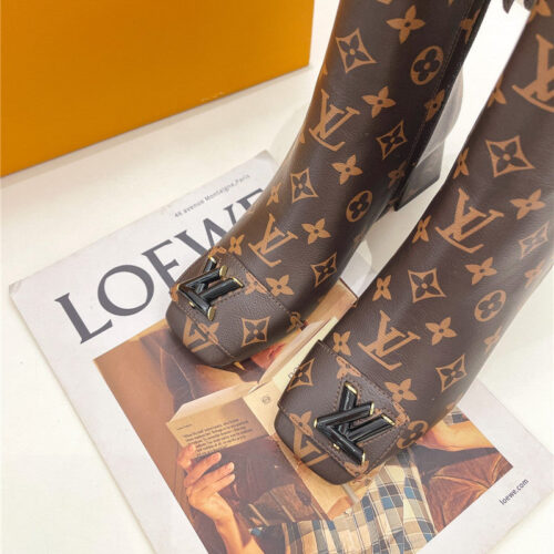 High Quality Luxury Louis Vuitton New V-Shaped Chunky Heel Ankle Boots – Style 50467 product detail