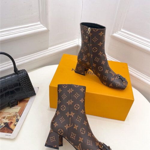 High Quality Luxury Louis Vuitton New V-Shaped Chunky Heel Ankle Boots – Style 50467 product detail