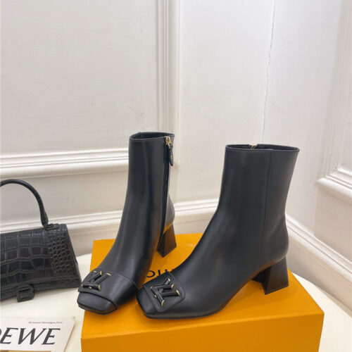 High Quality Luxury Louis Vuitton New V-Shaped Chunky Heel Ankle Boots