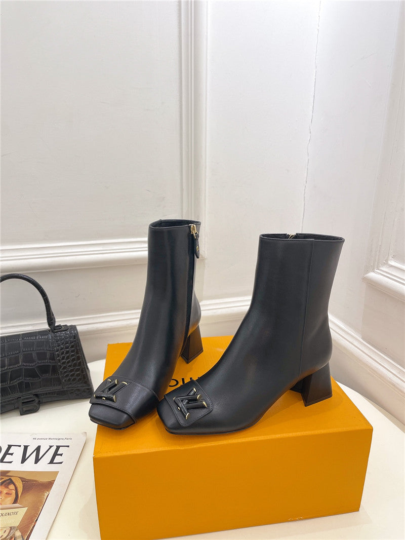 High Quality Luxury Louis Vuitton New V-Shaped Chunky Heel Ankle Boots