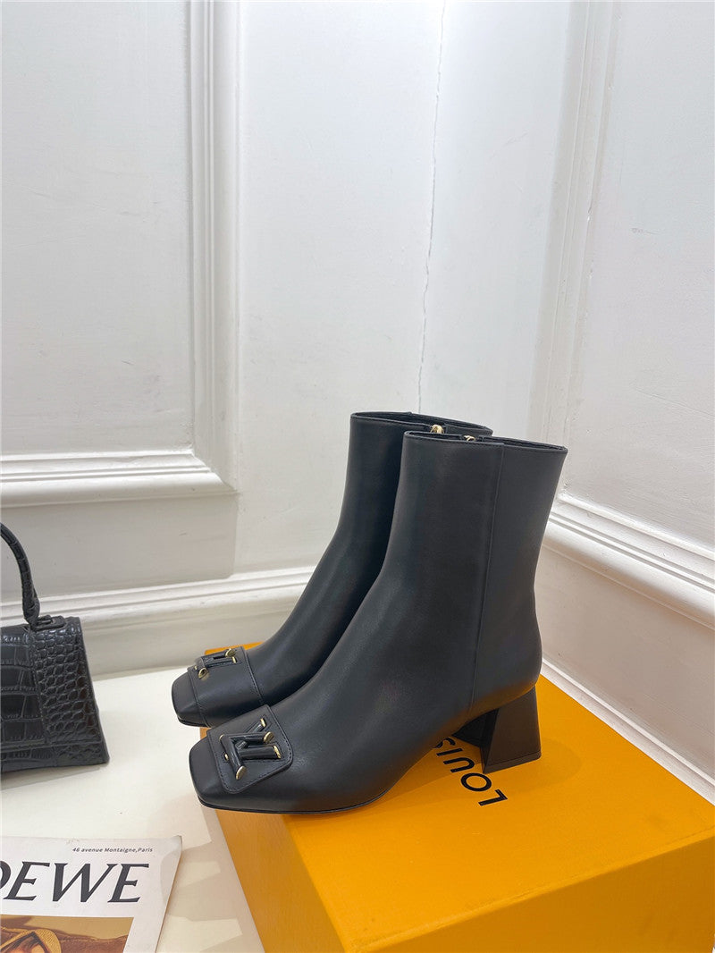 High Quality Luxury Louis Vuitton New V-Shaped Chunky Heel Ankle Boots product detail