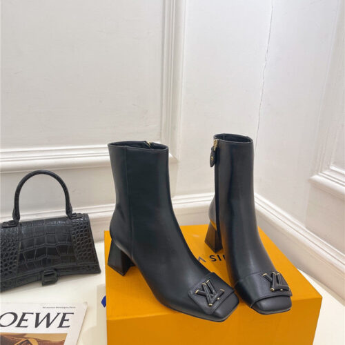 High Quality Luxury Louis Vuitton New V-Shaped Chunky Heel Ankle Boots product detail