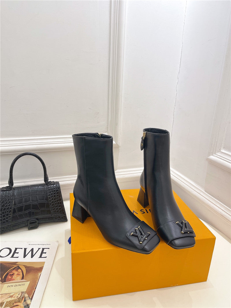 High Quality Luxury Louis Vuitton New V-Shaped Chunky Heel Ankle Boots product detail
