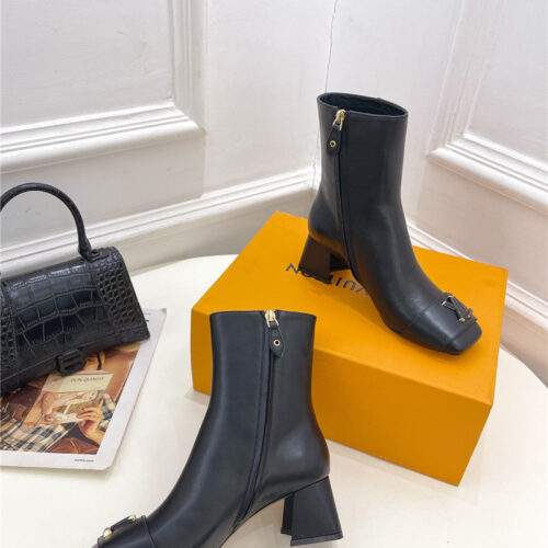 High Quality Luxury Louis Vuitton New V-Shaped Chunky Heel Ankle Boots product detail