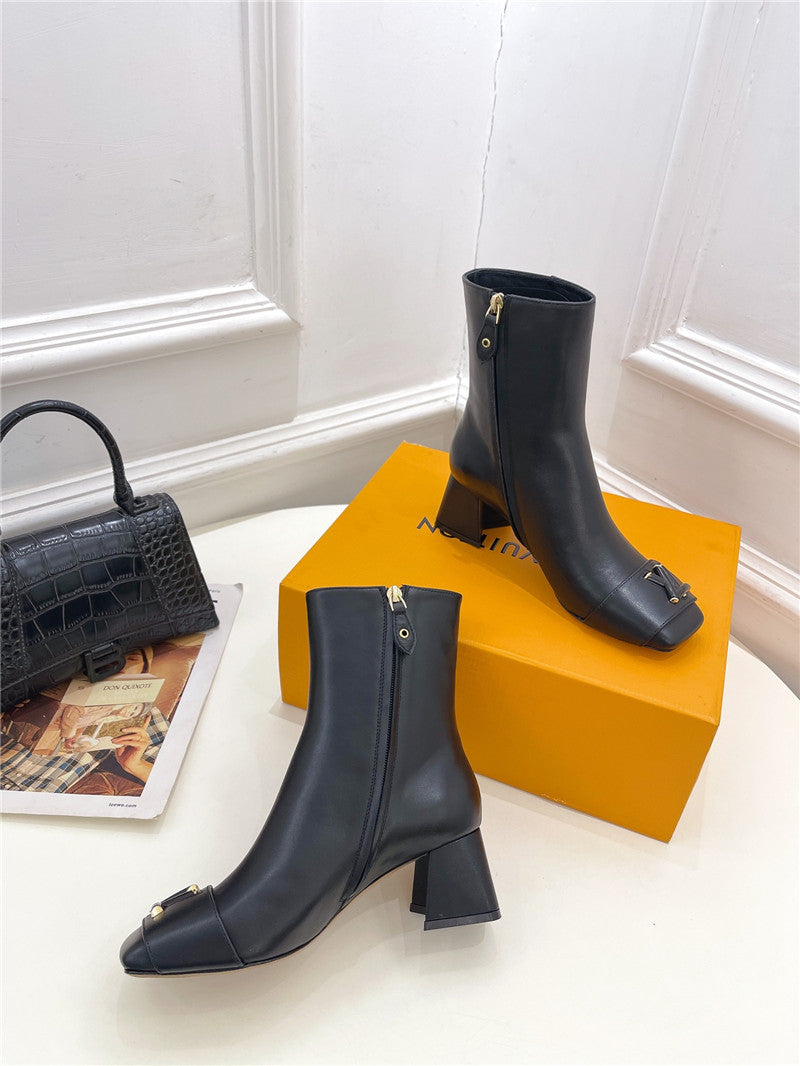 High Quality Luxury Louis Vuitton New V-Shaped Chunky Heel Ankle Boots product detail
