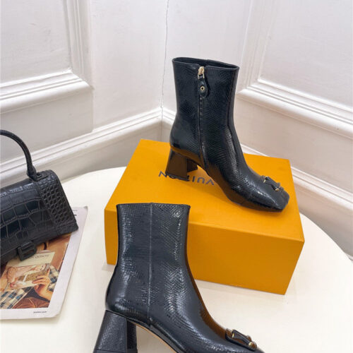 High Quality Luxury Louis Vuitton New V-Shaped Chunky Heel Ankle Boots – Style 81539 product detail