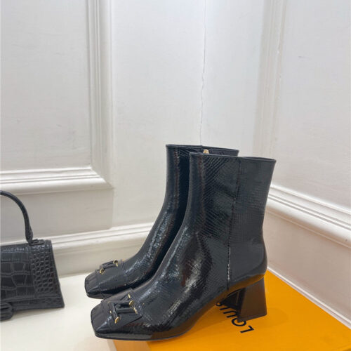 High Quality Luxury Louis Vuitton New V-Shaped Chunky Heel Ankle Boots – Style 81539 product detail