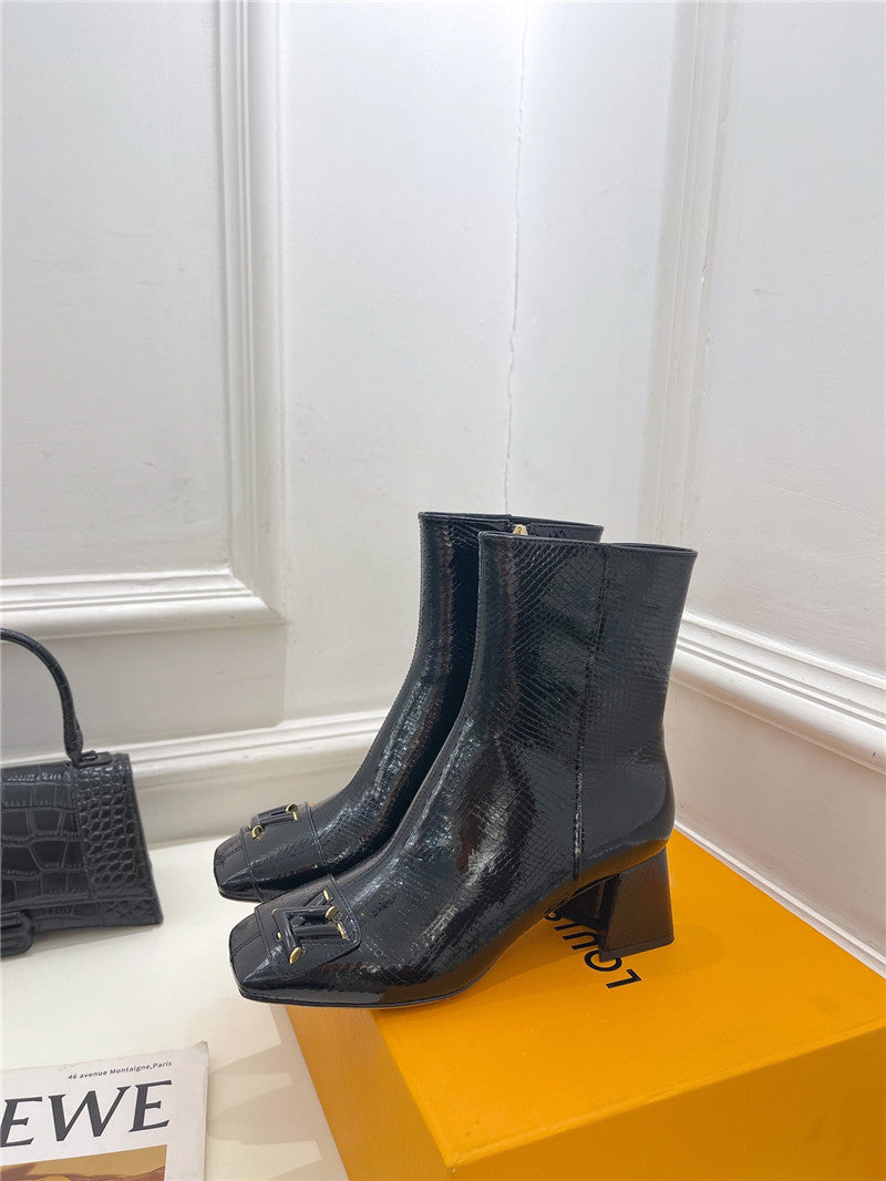 High Quality Luxury Louis Vuitton New V-Shaped Chunky Heel Ankle Boots – Style 81539 product detail