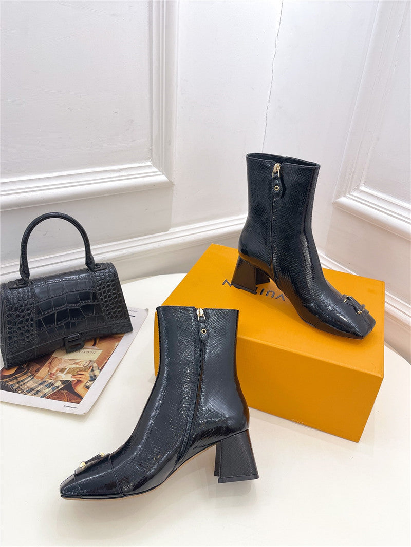 High Quality Luxury Louis Vuitton New V-Shaped Chunky Heel Ankle Boots – Style 81539 product detail