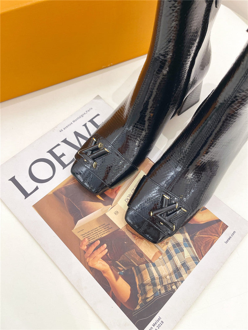 High Quality Luxury Louis Vuitton New V-Shaped Chunky Heel Ankle Boots – Style 81539 product detail