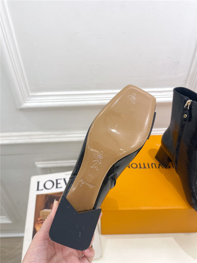 High Quality Luxury Louis Vuitton New V-Shaped Chunky Heel Ankle Boots – Style 81539 product detail