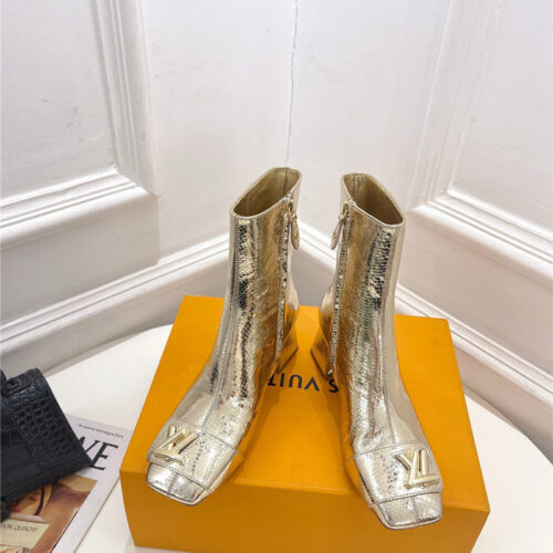 High Quality Luxury Louis Vuitton New V-Shaped Chunky Heel Ankle Boots – Style 07523 alternate view