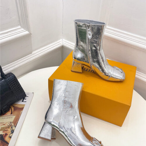 High Quality Luxury Louis Vuitton New V-Shaped Chunky Heel Ankle Boots – Style 26723 product detail