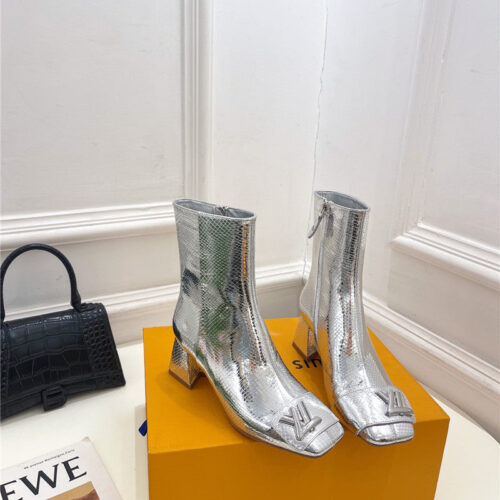 High Quality Luxury Louis Vuitton New V-Shaped Chunky Heel Ankle Boots – Style 26723 product detail