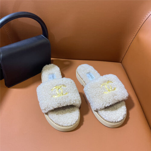 High Quality Luxury Chanel New Fur Slippers product detail