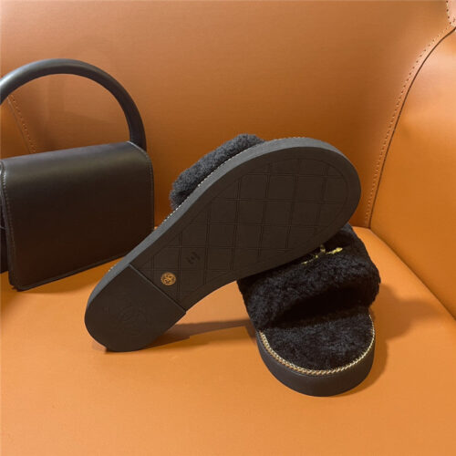 High Quality Luxury Chanel New Fur Slippers – Style 96198 product detail