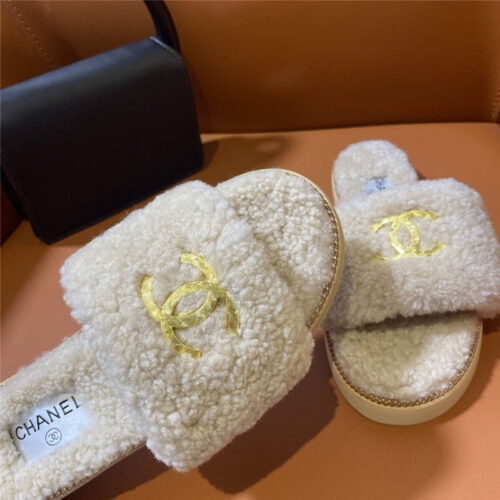 High Quality Luxury Chanel New Fur Slippers – Style 58342 product detail